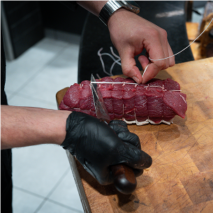 Laboratoire dans lequel les produits carnés sont préparées à Sceaux - Boucherie Nicolas